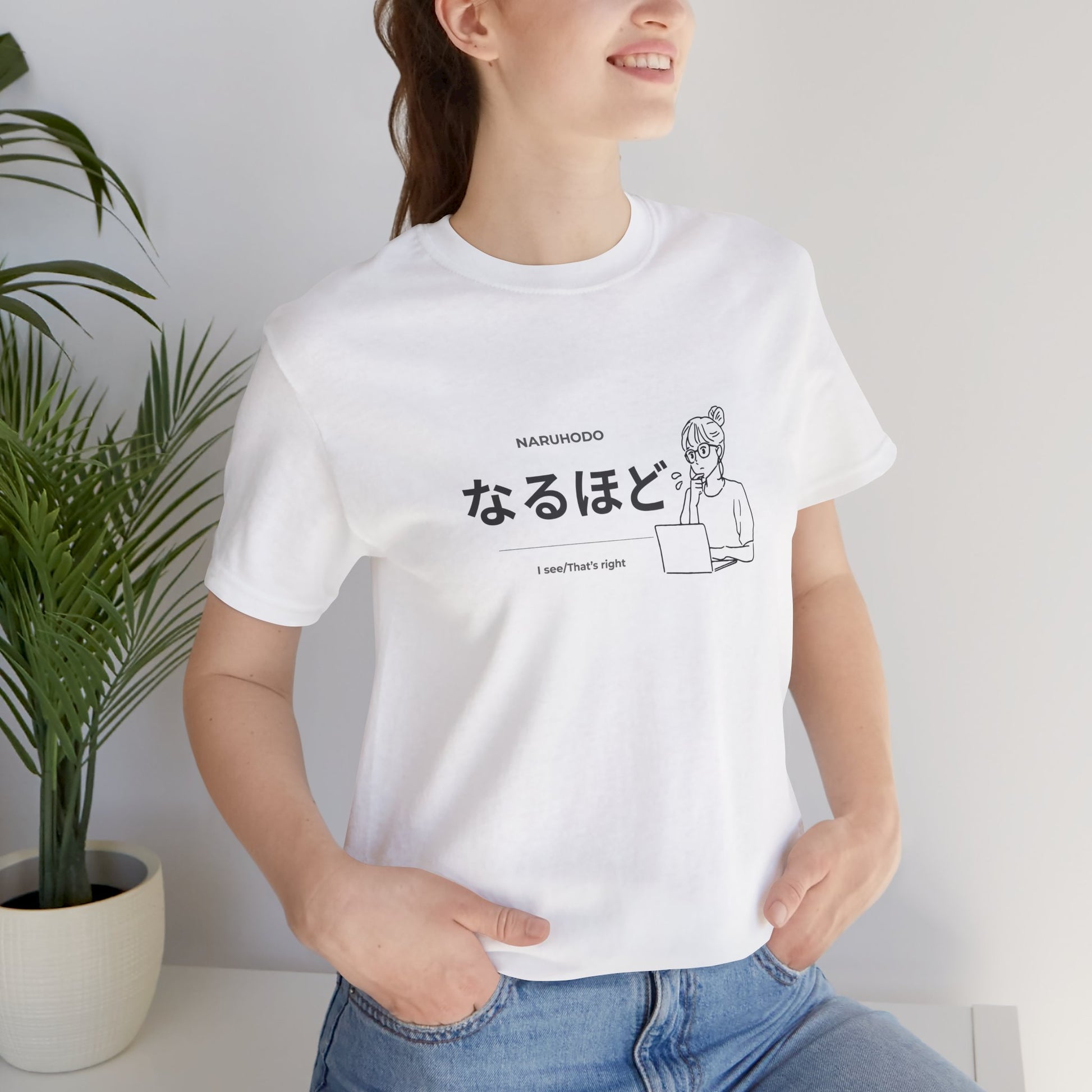 Kawaii Japanese learner tee with なるほど design and illustrated girl at laptop — Benkyo Club